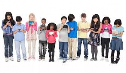 Ragazzi e dispositivi digitali: un questionario sulle preoccupazioni dei genitori